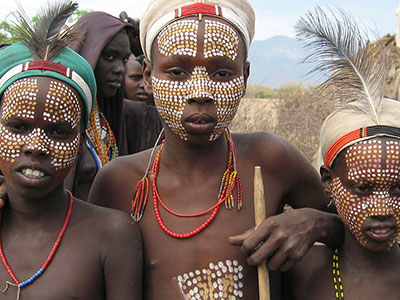埃塞俄比亚部族的小孩